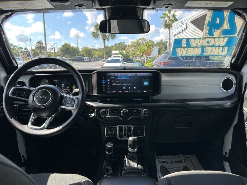 2024 Jeep Wrangler 4xe Sahara photo 22