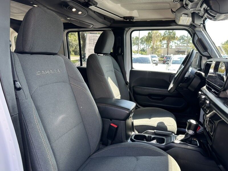2024 Jeep Wrangler 4xe Sahara photo 19