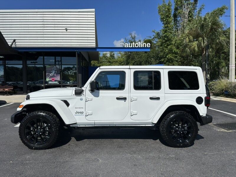 2024 Jeep Wrangler 4xe Sahara photo 2