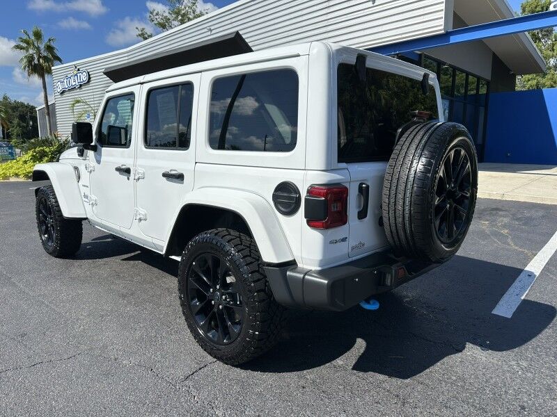 2024 Jeep Wrangler 4xe Sahara photo 3