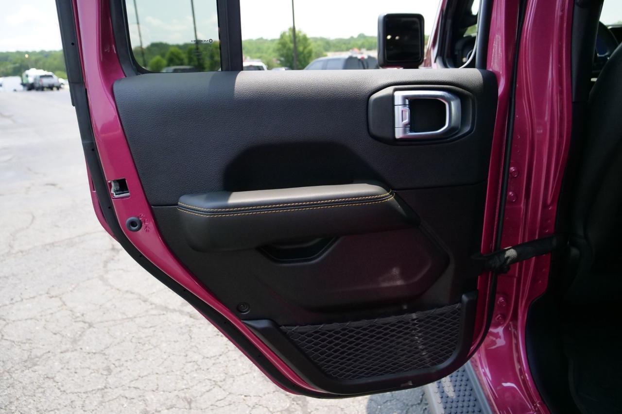2024 Jeep Wrangler Sahara 4X4 / Technology Group / Leather Seats! Lincolnton NC