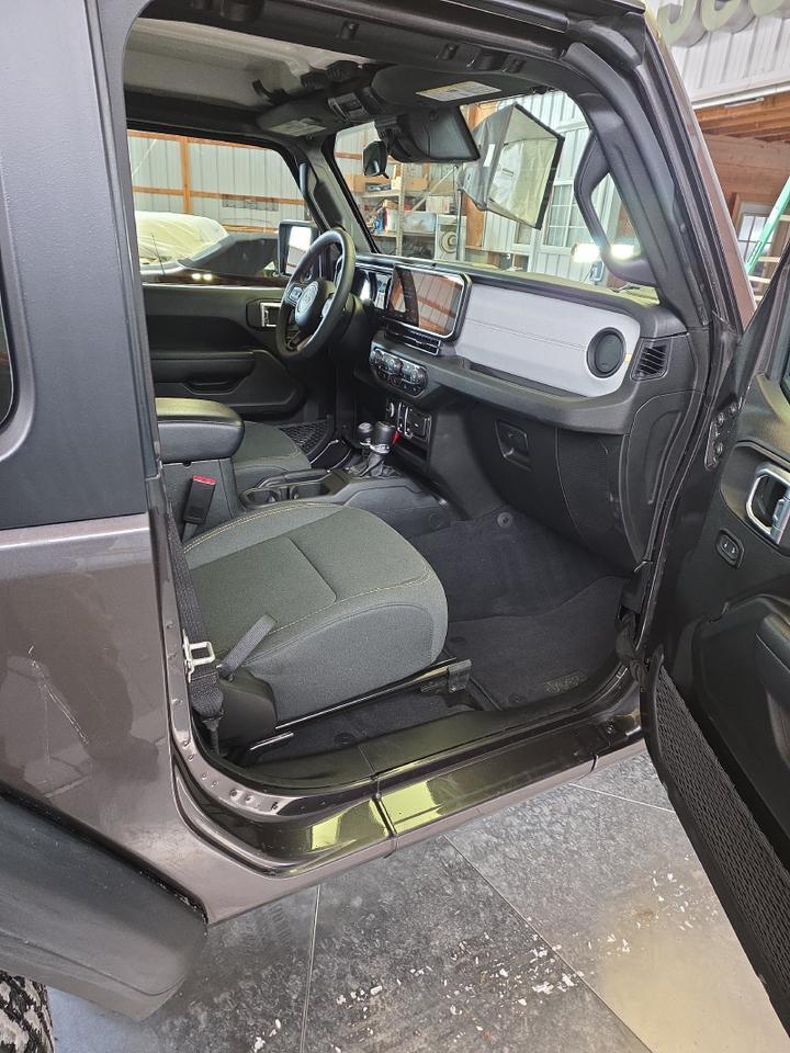 2024 Jeep Wrangler Sport S Sand Lake NY