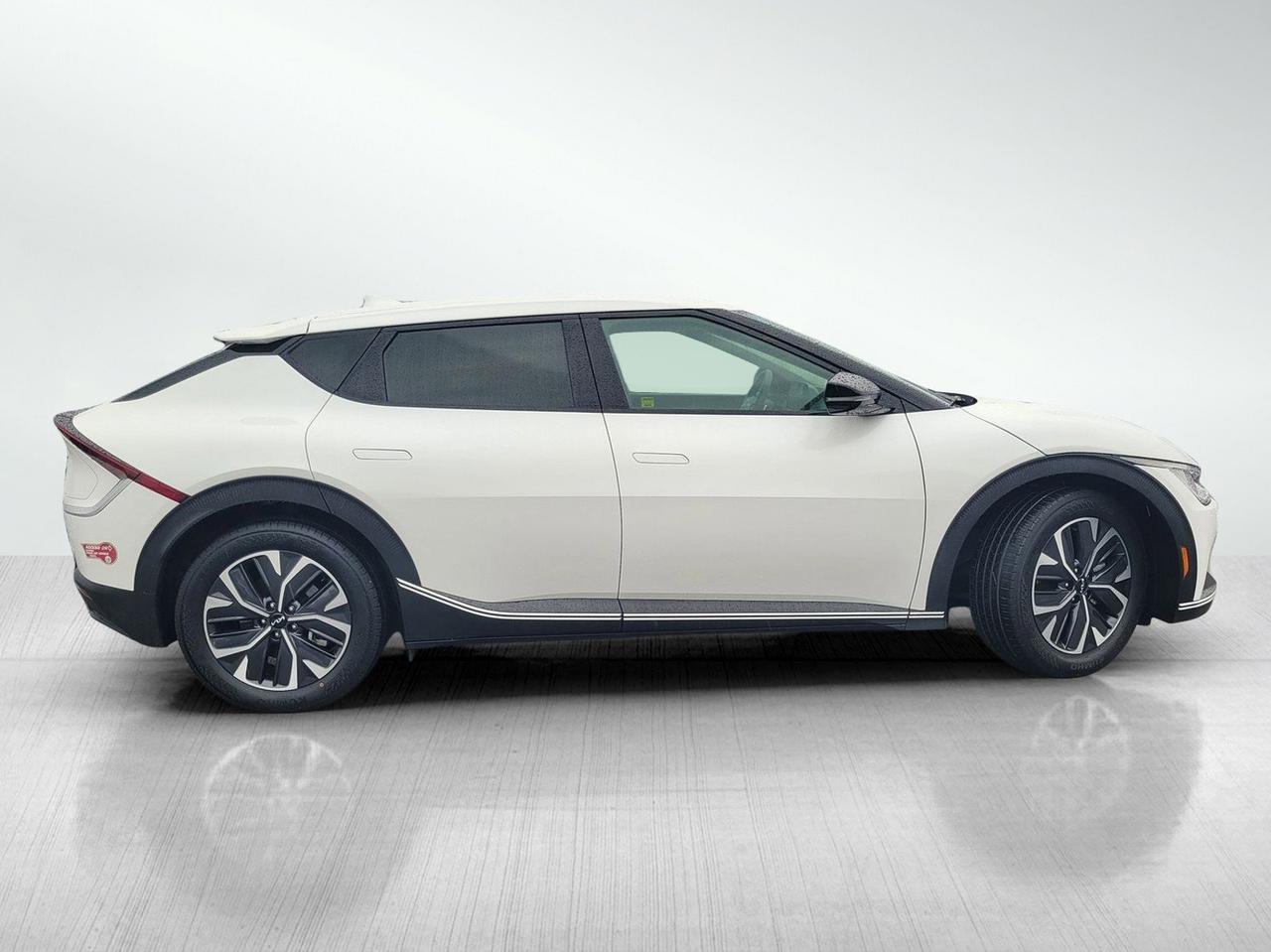 2024 KIA EV6 LIGHT LONG RANGE