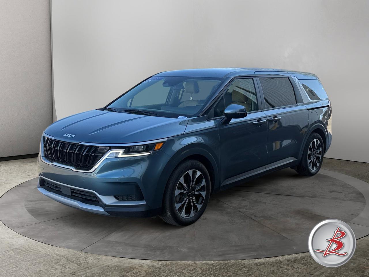 2024 Kia CARNIVAL EX