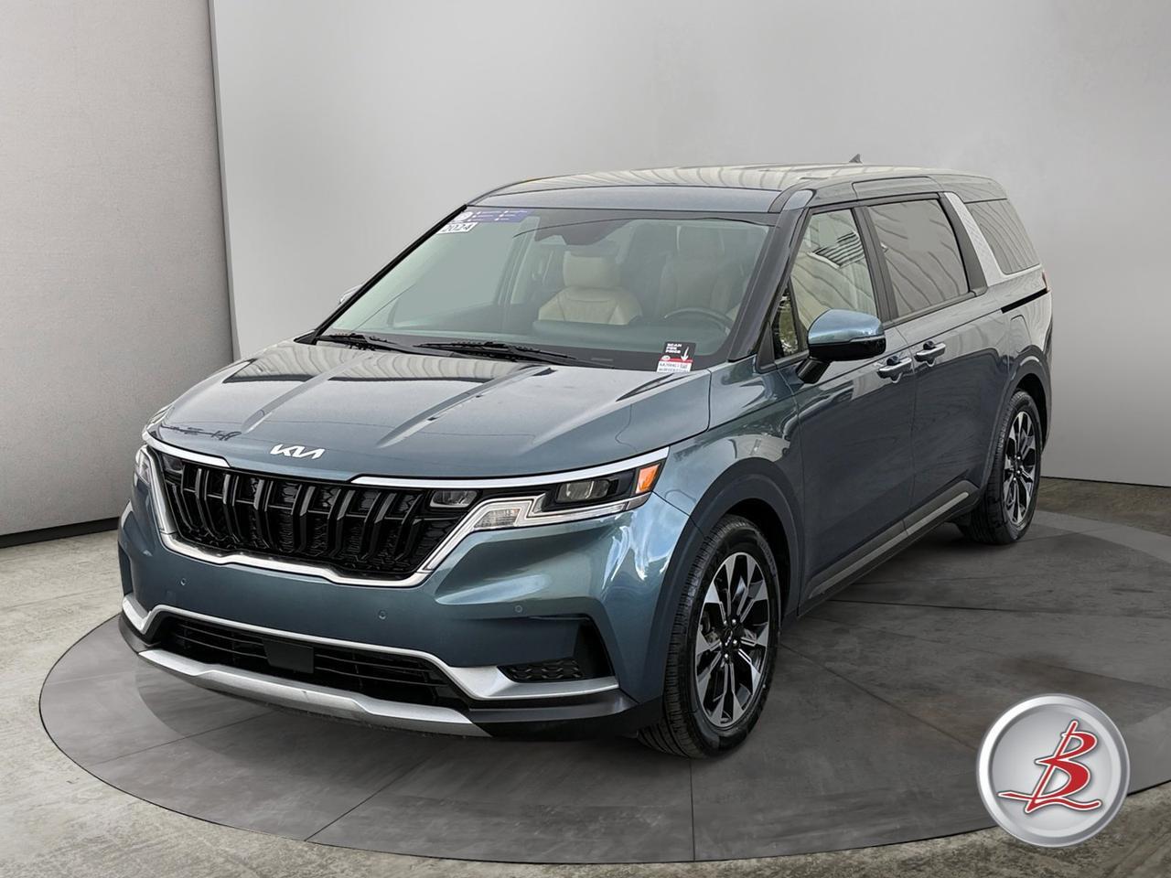 2024 Kia CARNIVAL EX