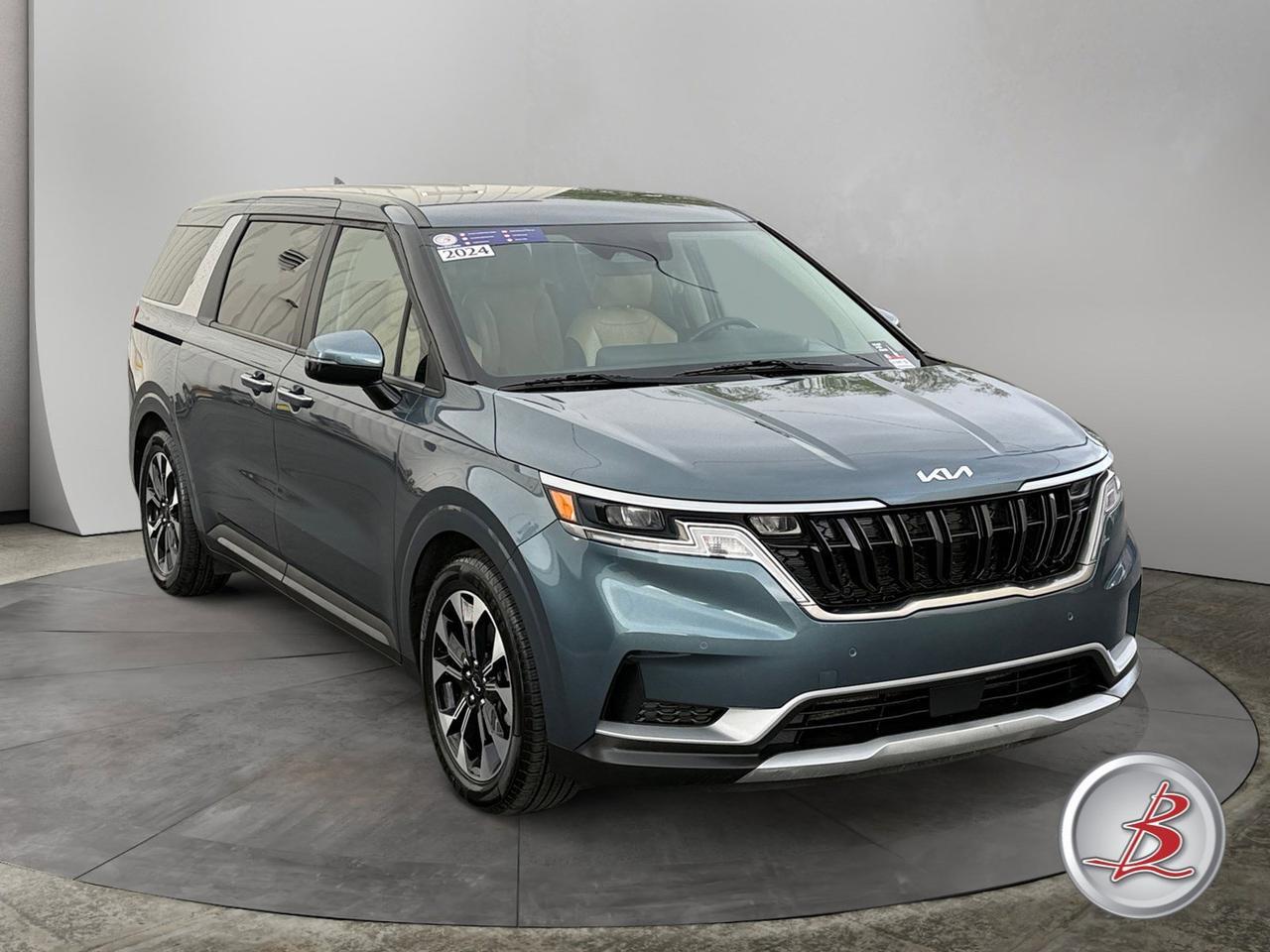 2024 Kia CARNIVAL EX