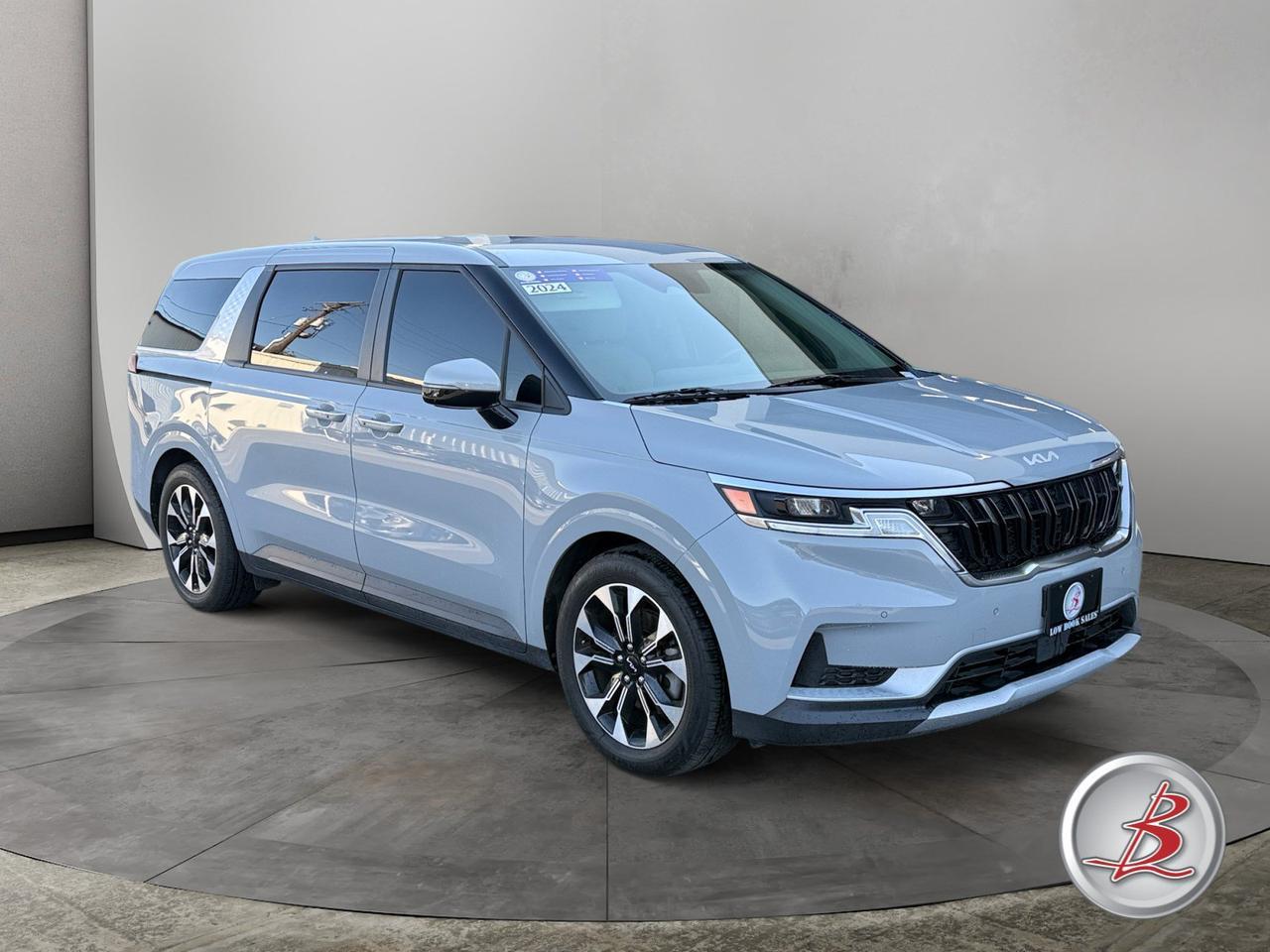 2024 Kia CARNIVAL EX
