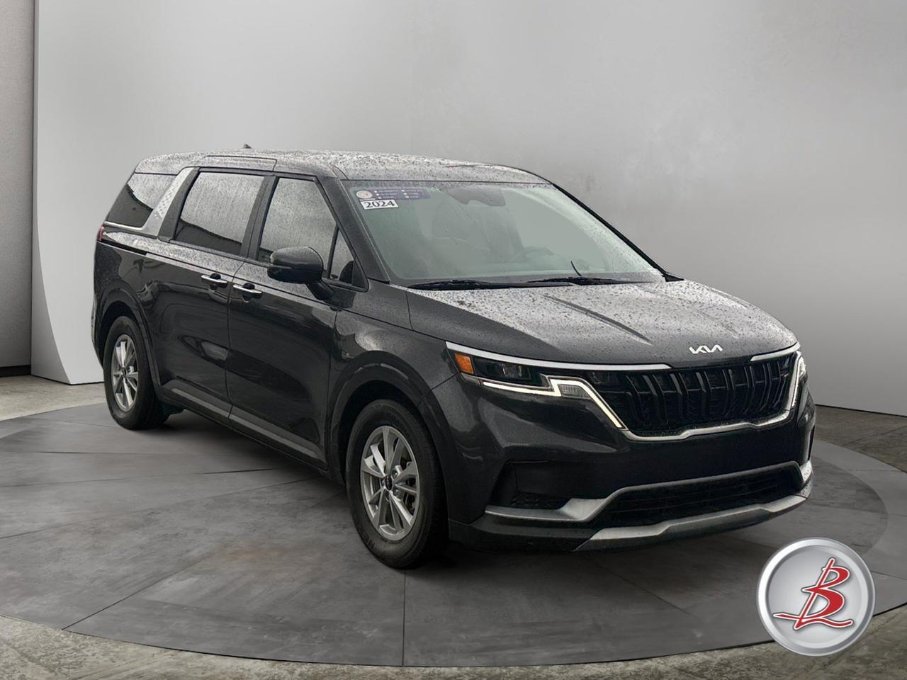 2024 Kia CARNIVAL LX