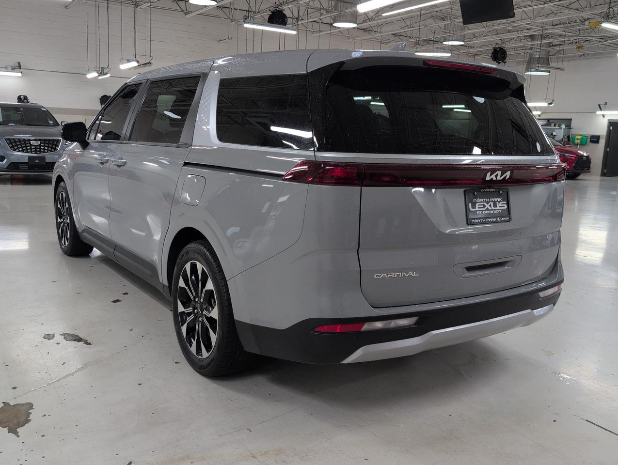 2024 Kia Carnival EX