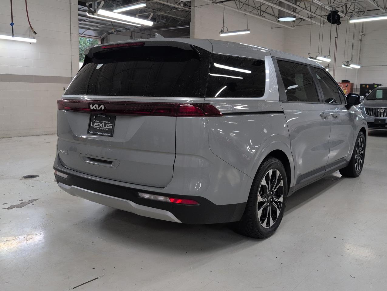 2024 Kia Carnival EX