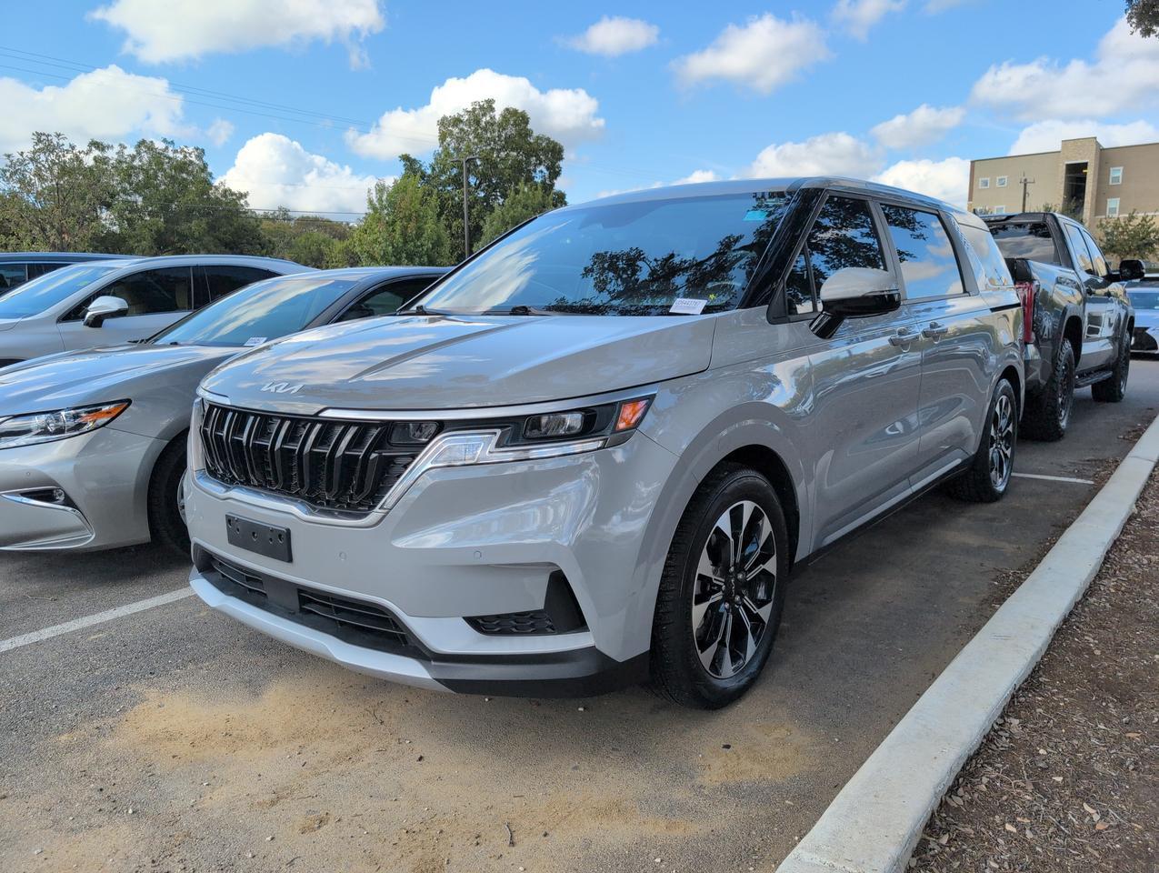 2024 Kia Carnival EX