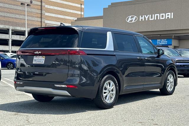 2024 Kia Carnival LX