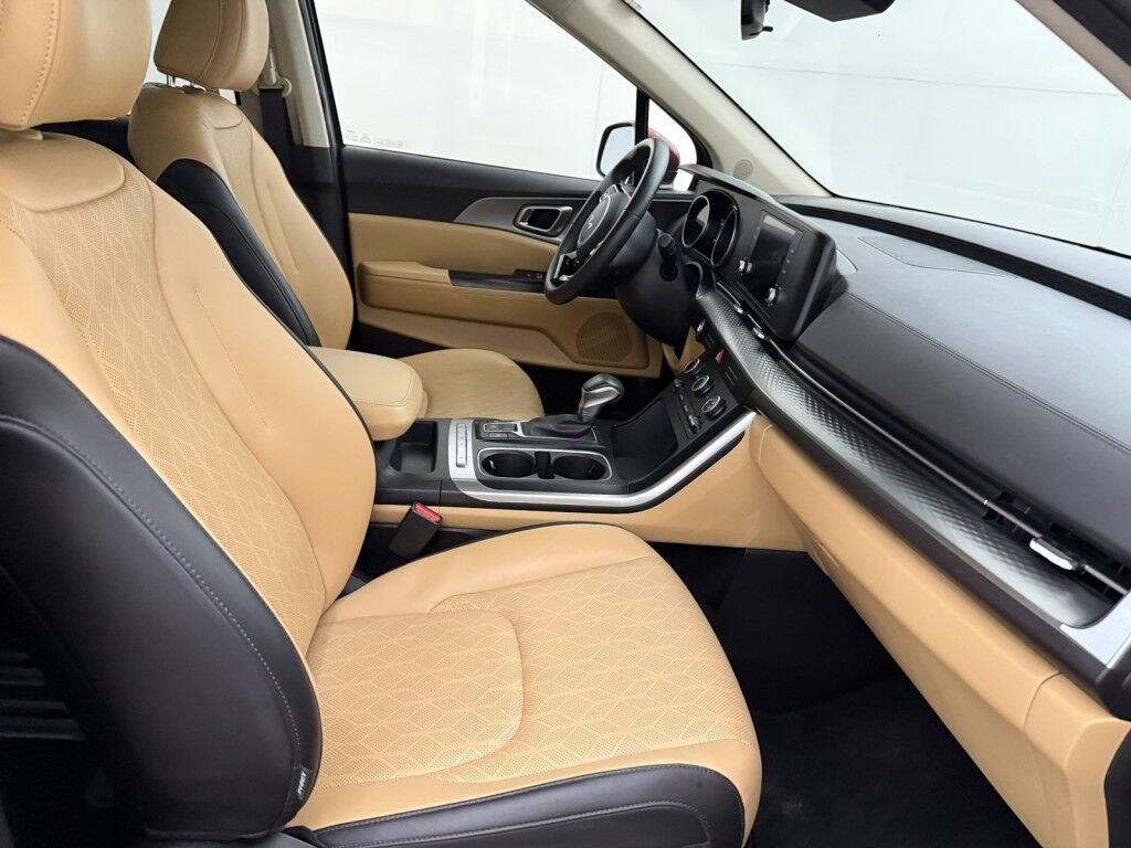 2024 Kia Carnival LX Maumee OH