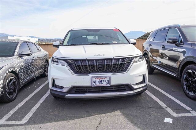 2024 Kia Carnival LX