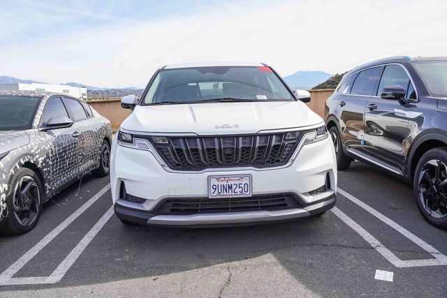 2024 Kia Carnival LX