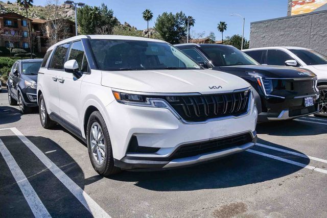 2024 Kia Carnival LX