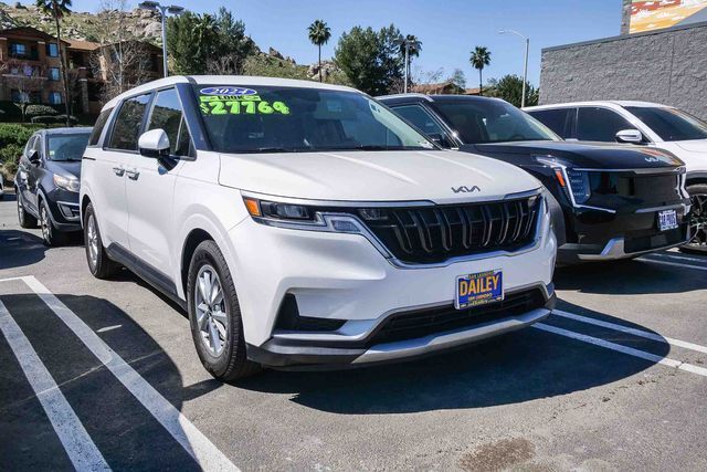 2024 Kia Carnival LX