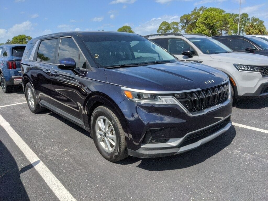 2024 Kia Carnival LX Oshkosh WI