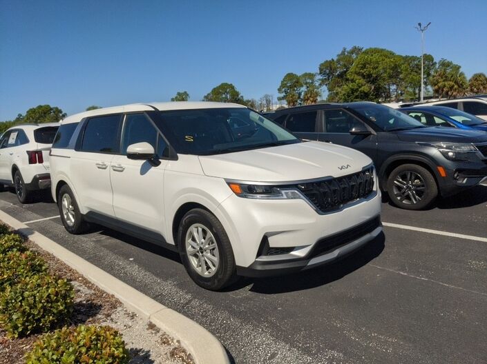 2024 Kia Carnival LX Oshkosh WI
