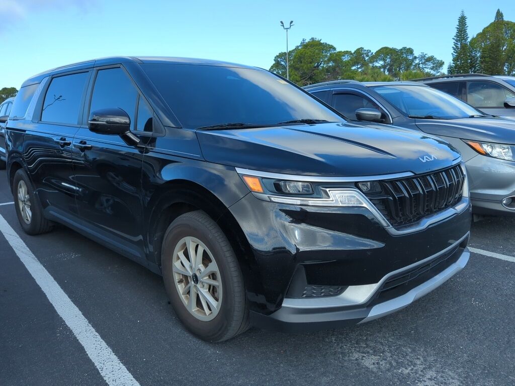 2024 Kia Carnival LX Oshkosh WI