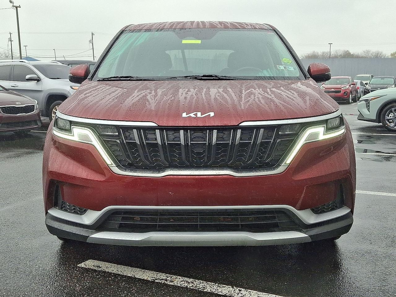 2024 Kia Carnival LX photo 2