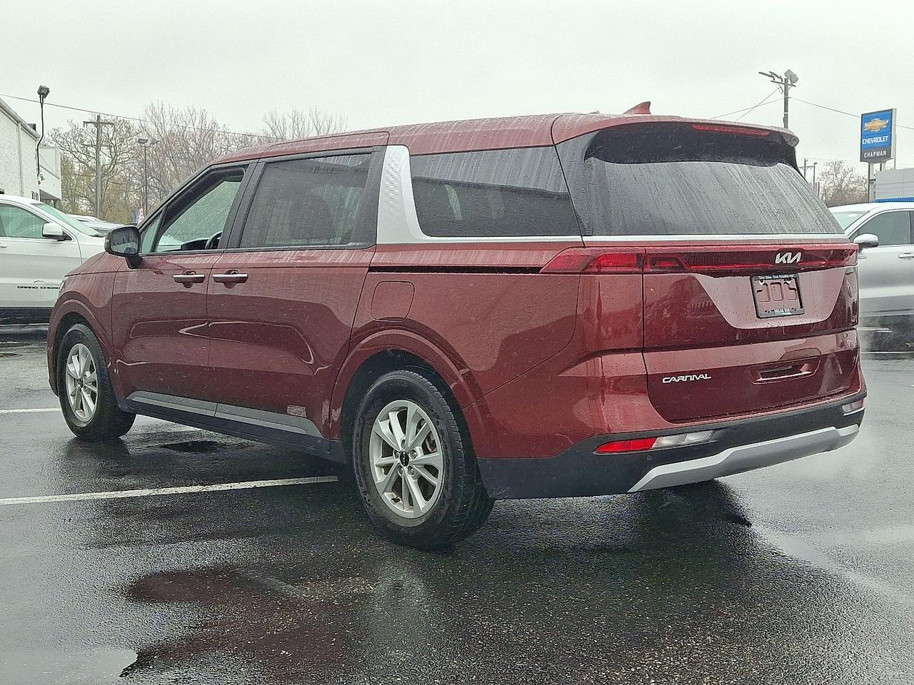 2024 Kia Carnival LX photo 4