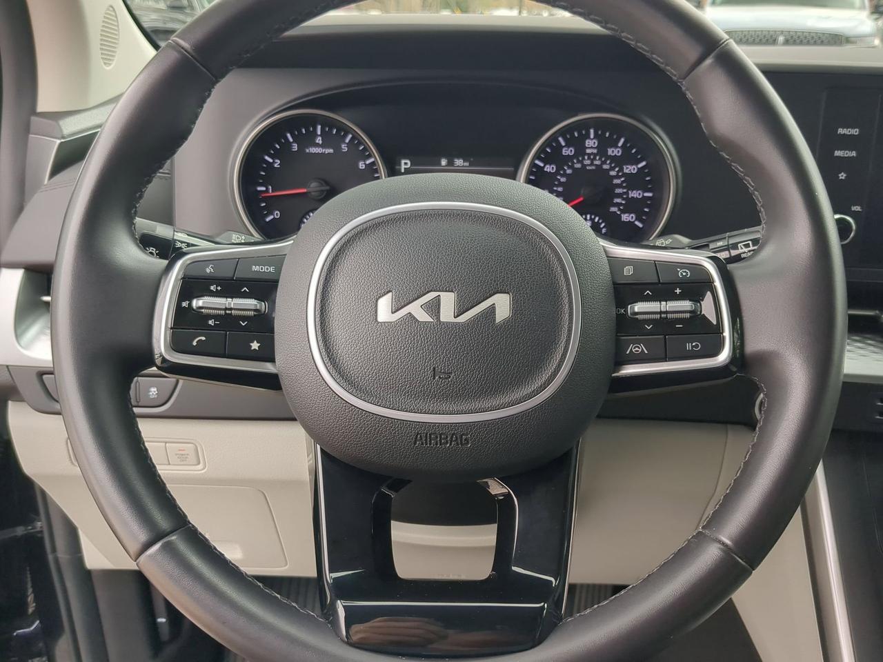 2024 Kia Carnival LX