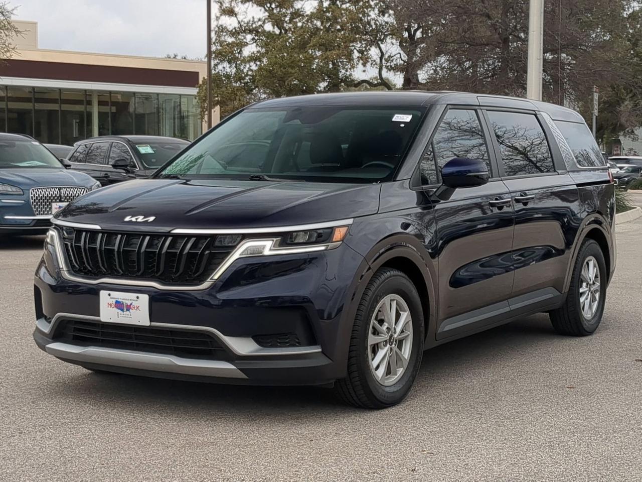 2024 Kia Carnival LX