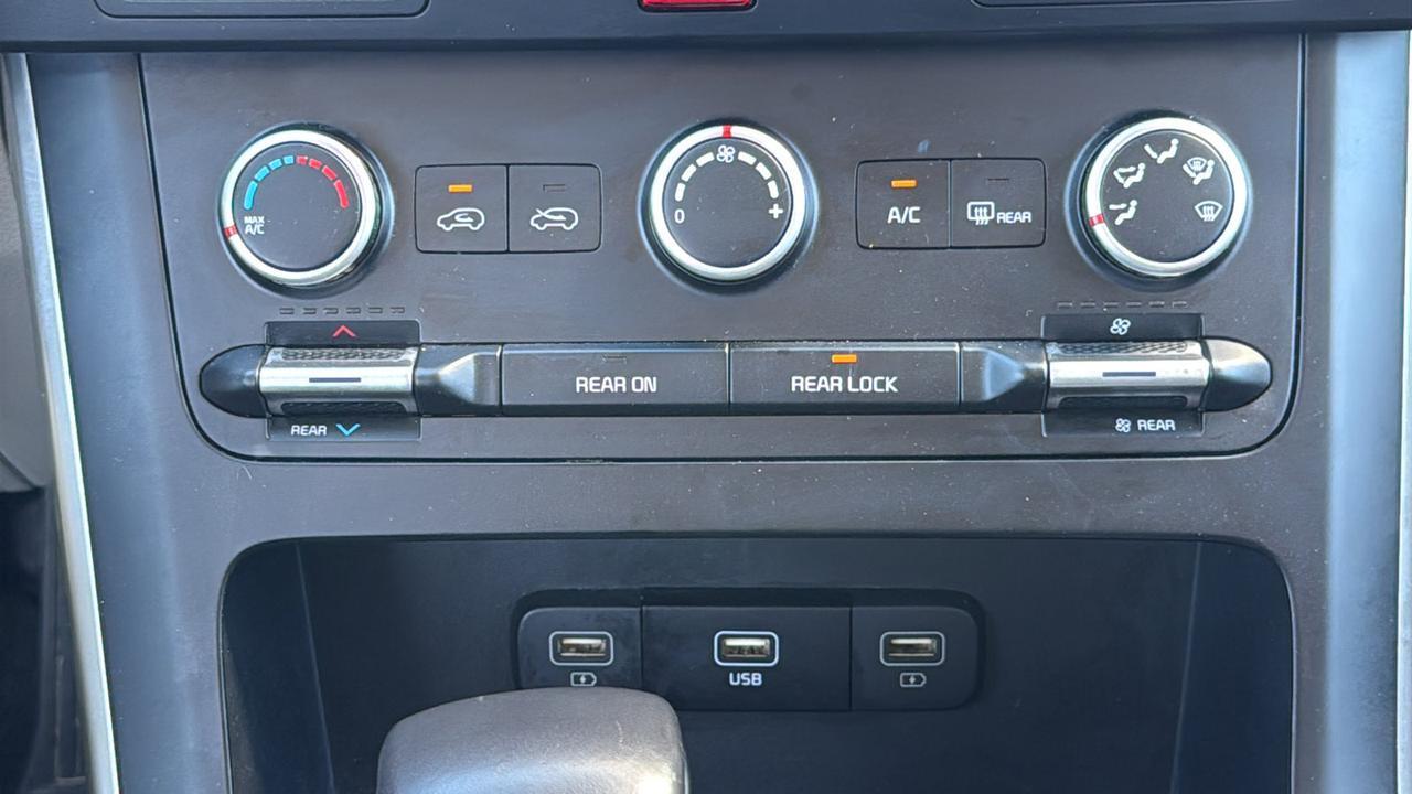 2024 Kia Carnival LX New Braunfels TX