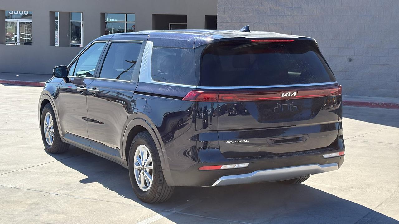 2024 Kia Carnival LX
