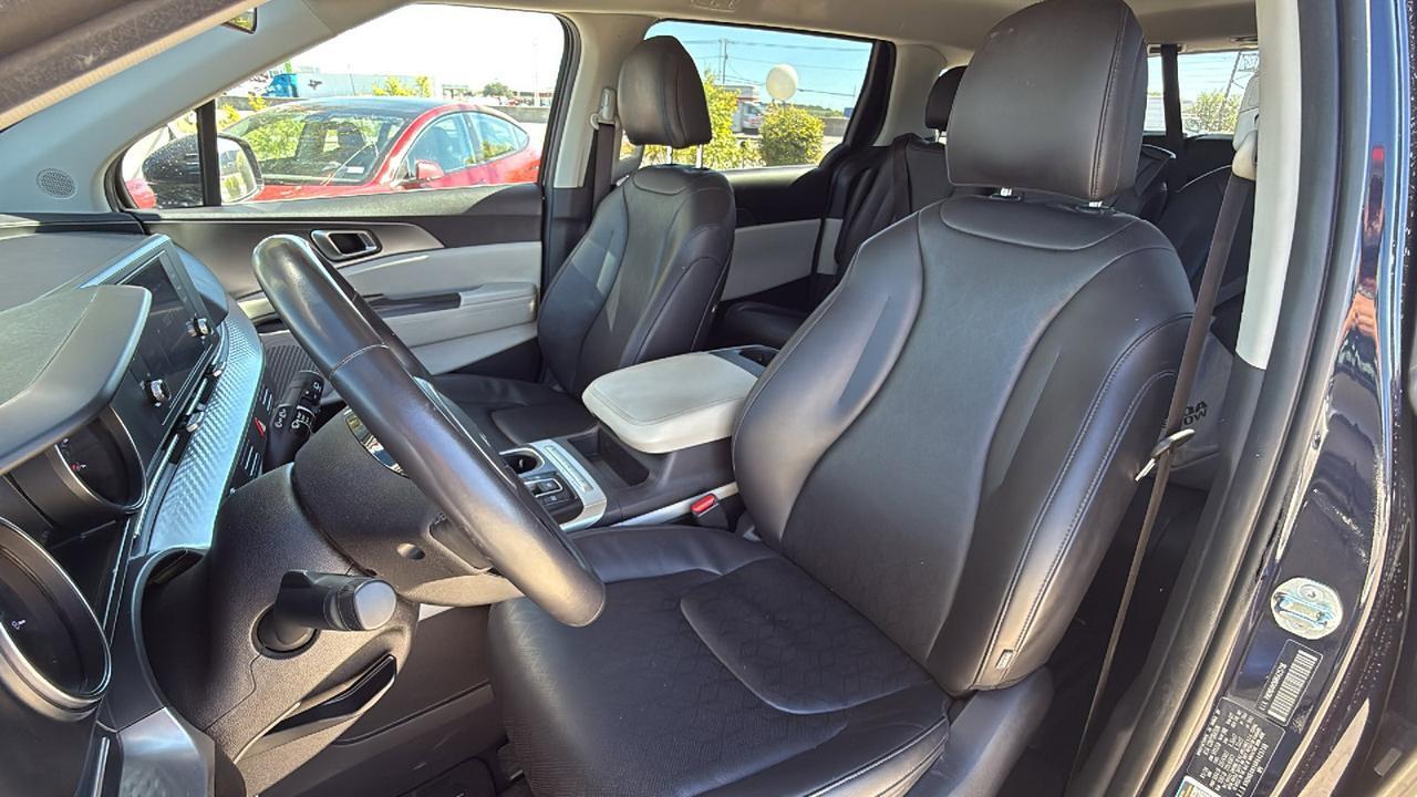 2024 Kia Carnival LX New Braunfels TX