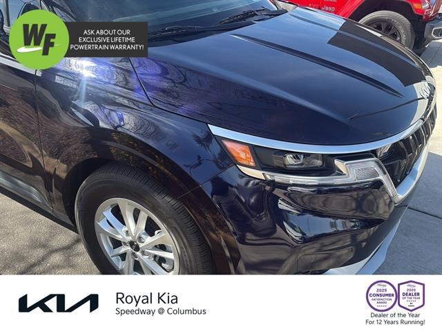 2024 Kia Carnival LX