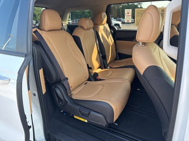 2024 Kia Carnival LX Carbondale IL