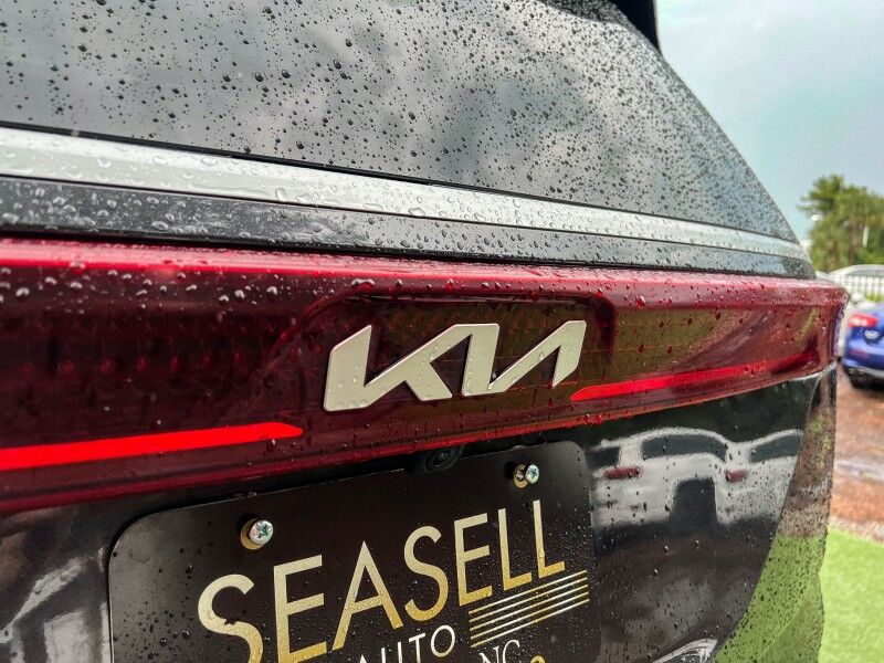 2024 Kia Carnival LX Wilmington NC