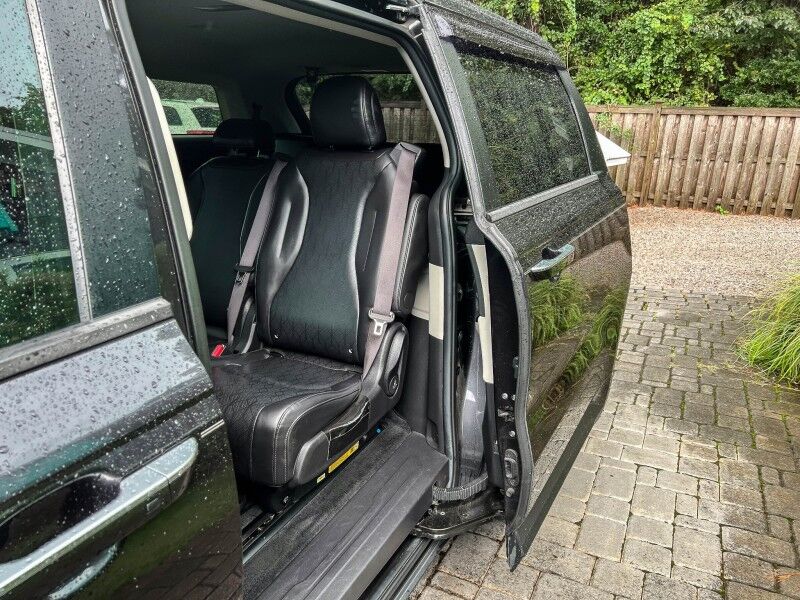 2024 Kia Carnival LX Wilmington NC