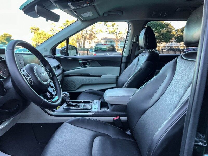 2024 Kia Carnival LX Wilmington NC