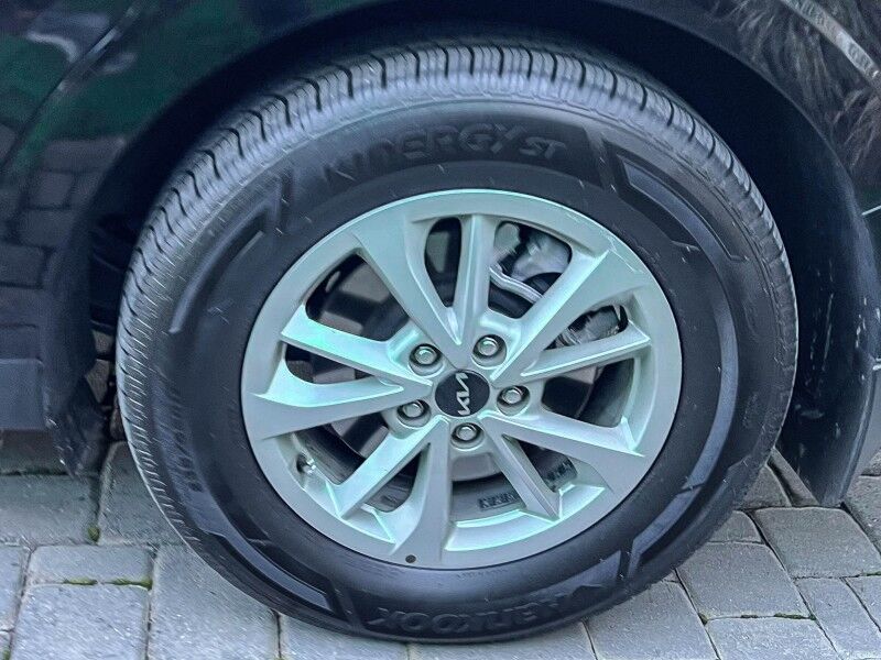 2024 Kia Carnival LX Wilmington NC