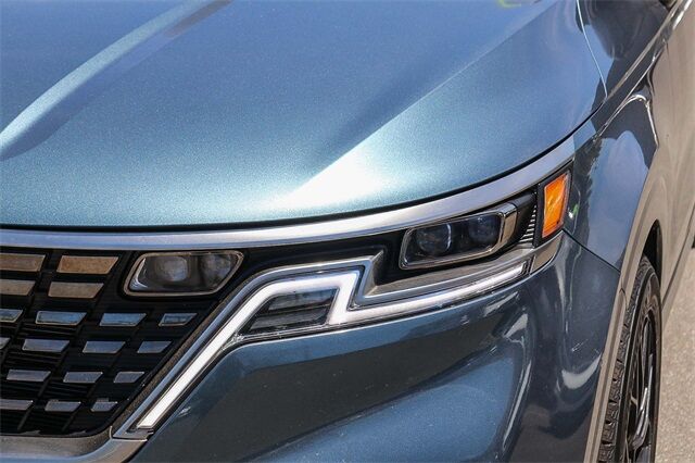 2024 Kia Carnival SX Prestige photo 5