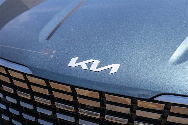 2024 Kia Carnival SX Prestige photo 6