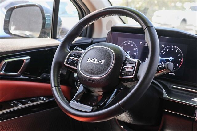 2024 Kia Carnival SX Prestige photo 16