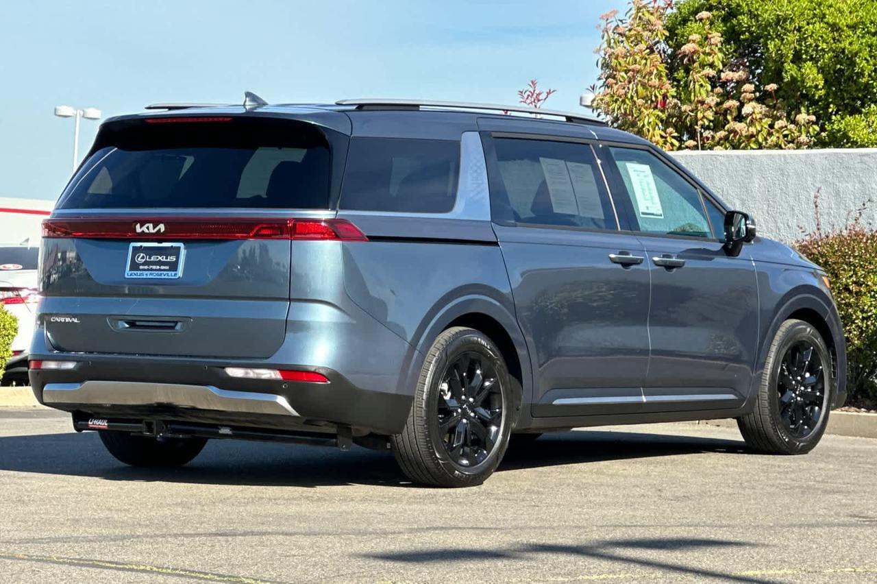 2024 Kia Carnival SX