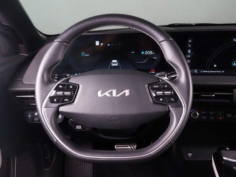 2024 Kia EV6 GT-Line *HEADS-UP DISPLAY, NAVIGATION, ADAPTIVE CRUISE, SAFETY ALERTS, 360 VIEW CAMERAS, MOONROOF, SUEDE LEATHER, CLIMATE SEATS, 19 INCH WHEELS, MERIDIAN AUDIO, WIRELESS CHARGING, ANDROID & APPLE Round Rock TX