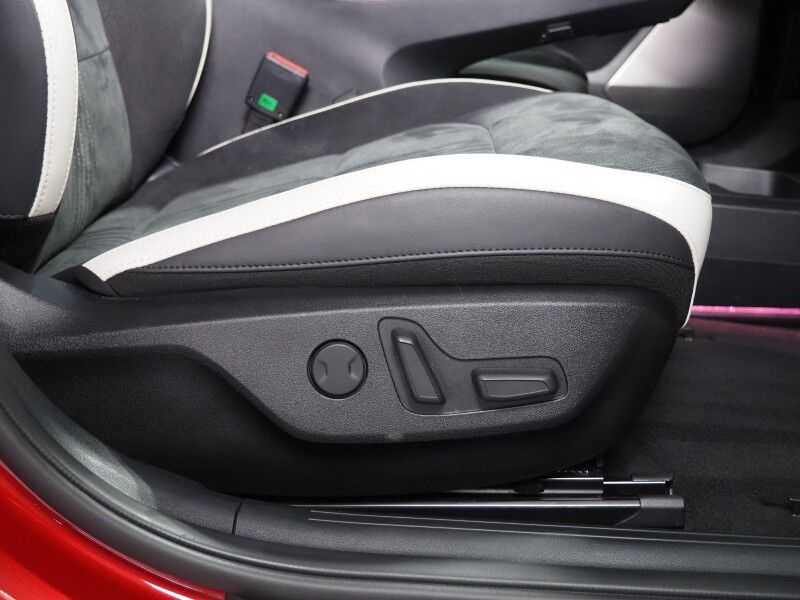 2024 Kia EV6 GT-Line *HEADS-UP DISPLAY, NAVIGATION, ADAPTIVE CRUISE, SAFETY ALERTS, 360 VIEW CAMERAS, MOONROOF, SUEDE LEATHER, CLIMATE SEATS, MERIDIAN AUDIO, WIRELESS CHARGING, ANDROID & APPLE Round Rock TX