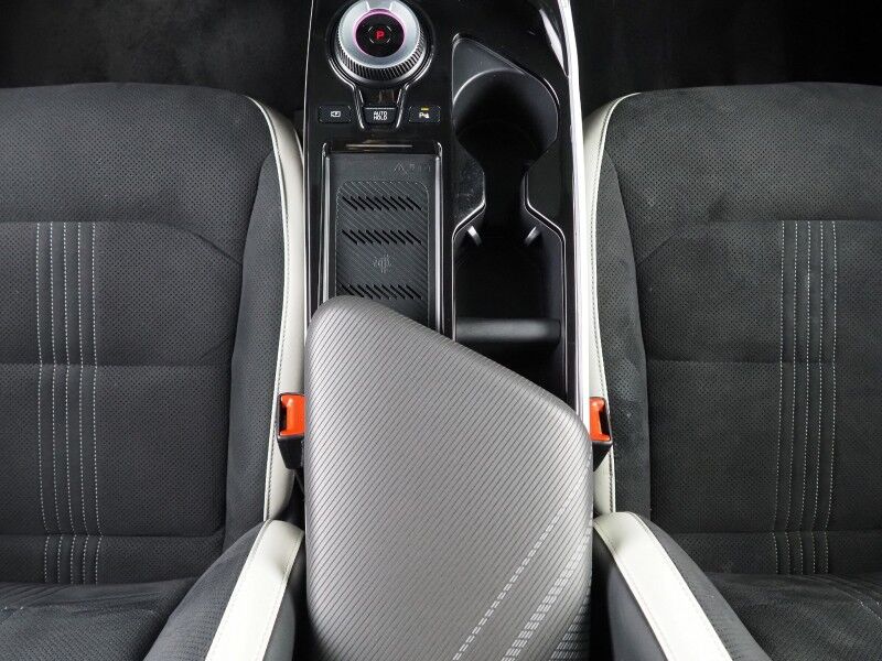 2024 Kia EV6 GT-Line *HEADS-UP DISPLAY, NAVIGATION, ADAPTIVE CRUISE, SAFETY ALERTS, 360 VIEW CAMERAS, MOONROOF, SUEDE LEATHER, CLIMATE SEATS, MERIDIAN AUDIO, WIRELESS CHARGING, ANDROID & APPLE Round Rock TX