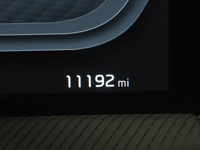 2024 Kia EV6 GT-Line *HEADS-UP DISPLAY, NAVIGATION, ADAPTIVE CRUISE, SAFETY ALERTS, 360 VIEW CAMERAS, MOONROOF, SUEDE LEATHER, CLIMATE SEATS, MERIDIAN AUDIO, WIRELESS CHARGING, ANDROID & APPLE Round Rock TX