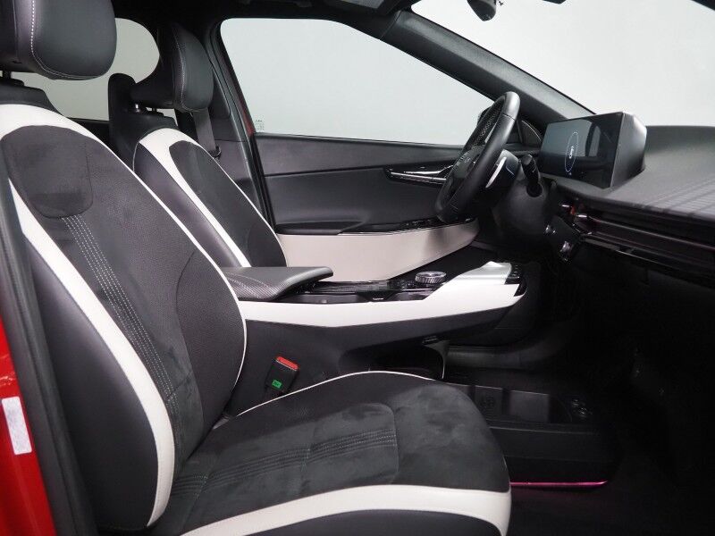 2024 Kia EV6 GT-Line *HEADS-UP DISPLAY, NAVIGATION, ADAPTIVE CRUISE, SAFETY ALERTS, 360 VIEW CAMERAS, MOONROOF, SUEDE LEATHER, CLIMATE SEATS, MERIDIAN AUDIO, WIRELESS CHARGING, ANDROID & APPLE Round Rock TX