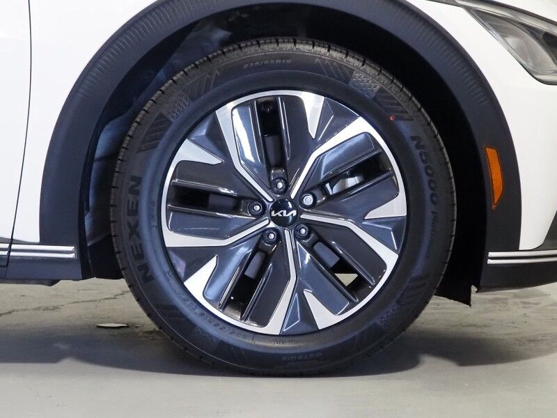 2024 Kia EV6 Light Long Range RWD *NAVIGATION, SAFETY ALERTS, ADAPTIVE CRUISE, BACKUP-CAMERA, DIGITAL COCKPIT, HEATED SEATS, REMOTE START, 19 INCH WHEELS, WIRELESS CHARGING, ANDROID & APPLE Round Rock TX