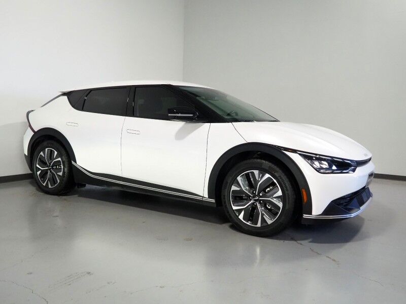 2024 Kia EV6 Light Long Range RWD *NAVIGATION, SAFETY ALERTS, ADAPTIVE CRUISE, BACKUP-CAMERA, DIGITAL COCKPIT, HEATED SEATS, REMOTE START, 19 INCH WHEELS, WIRELESS CHARGING, ANDROID & APPLE