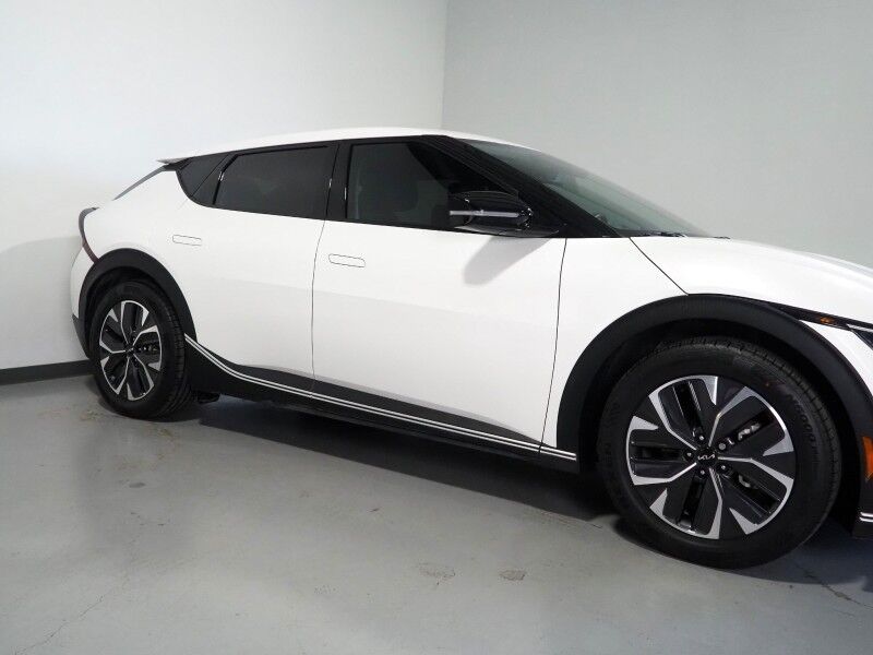 2024 Kia EV6 Light Long Range RWD *NAVIGATION, SAFETY ALERTS, ADAPTIVE CRUISE, BACKUP-CAMERA, DIGITAL COCKPIT, HEATED SEATS, REMOTE START, 19 INCH WHEELS, WIRELESS CHARGING, ANDROID & APPLE Round Rock TX