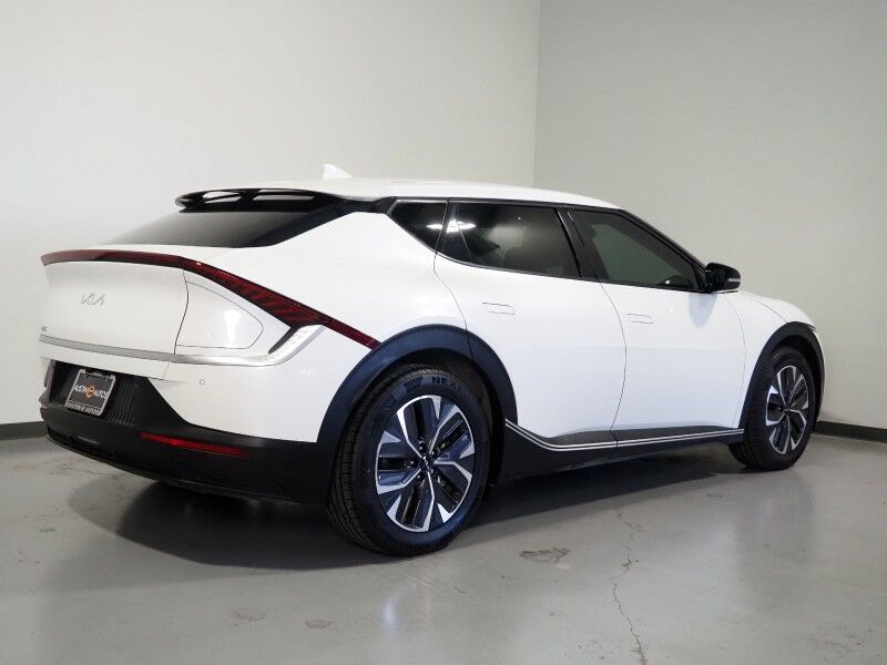 2024 Kia EV6 Light Long Range RWD *NAVIGATION, SAFETY ALERTS, ADAPTIVE CRUISE, BACKUP-CAMERA, DIGITAL COCKPIT, HEATED SEATS, REMOTE START, 19 INCH WHEELS, WIRELESS CHARGING, ANDROID & APPLE Round Rock TX